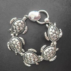 Silver Sea Turtle  Bracelet w/ Magnetic Clasp